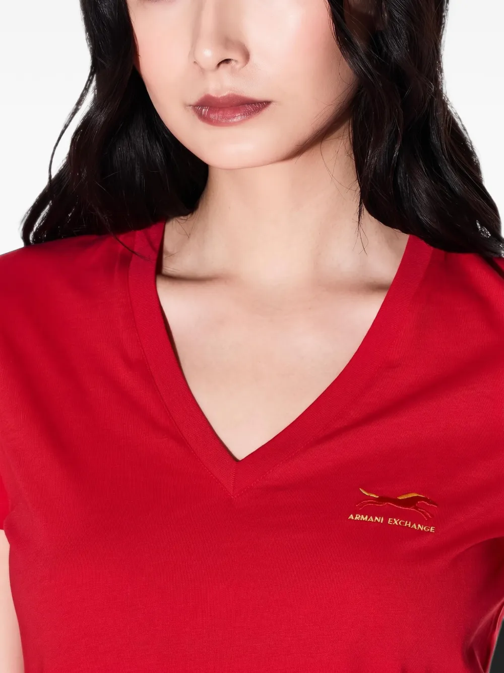 Armani Exchange T-shirt met V-hals en borduurwerk Rood