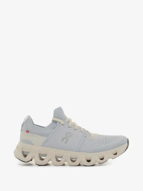 On tenis Cloudswift