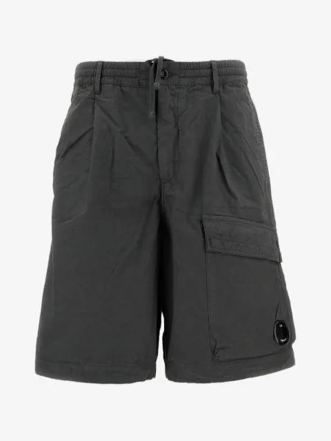 C.P. Company shorts tipo cargo con botones