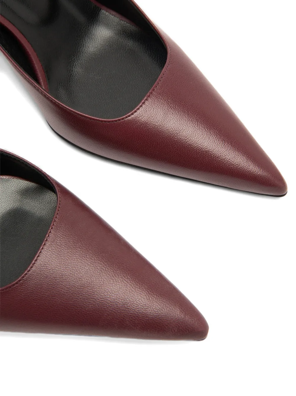 BY FAR Teese pointed pumps Rood
