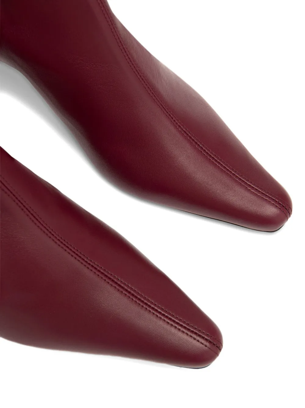 BY FAR Kitten Stevie 22 enkellaarzen Rood