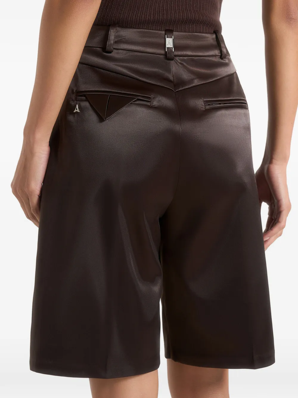 Manière De Voir Lorette satijnen shorts met dubbele plooi Bruin