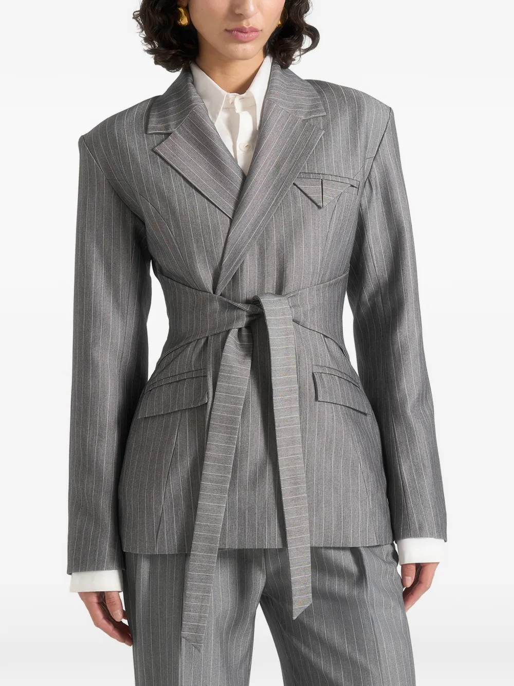 Manière De Voir Delphine krijtstreep blazer met wikkel-striksluiting Grijs