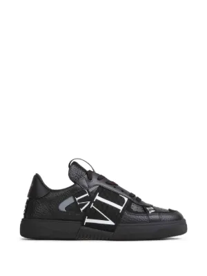 Valentino Garavani ロックスタッズ アンタイトルド スニーカー