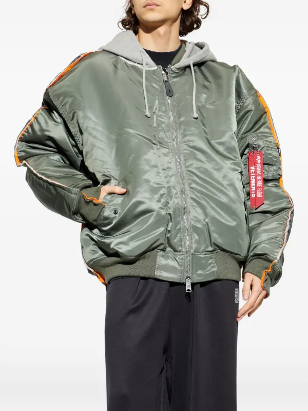 美品 VETEMENTS × ALPHA Bomber JKT 迷彩 VETEMENTS x Alpha Industries Hooded Bomber Jacket | Green | FARFETCH