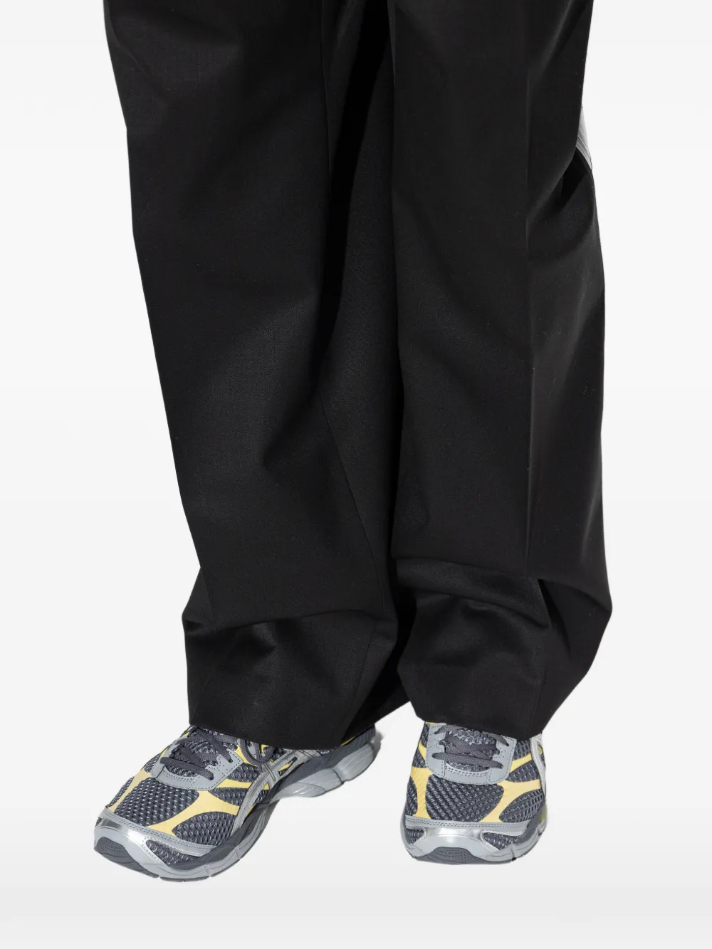 ASICS GEL-CUMULUS 16 sneakers met mesh Grijs