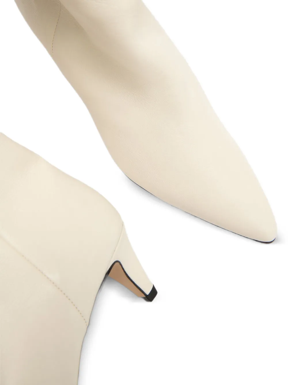 BY FAR Lysander Limewash laarzen met puntige neus Beige