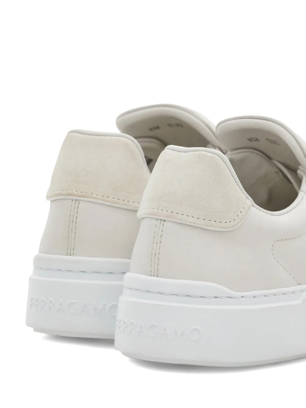Ferragamo Gancini sneakers met logo Beige