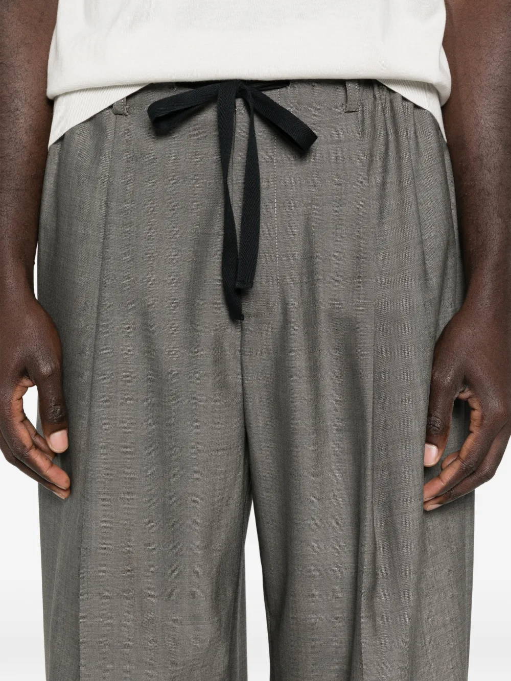 Studio Nicholson Noam cropped broek met trekkoord Grijs