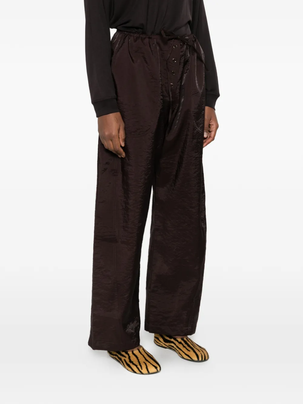 Studio Nicholson Hera broek met knoopsluiting Bruin