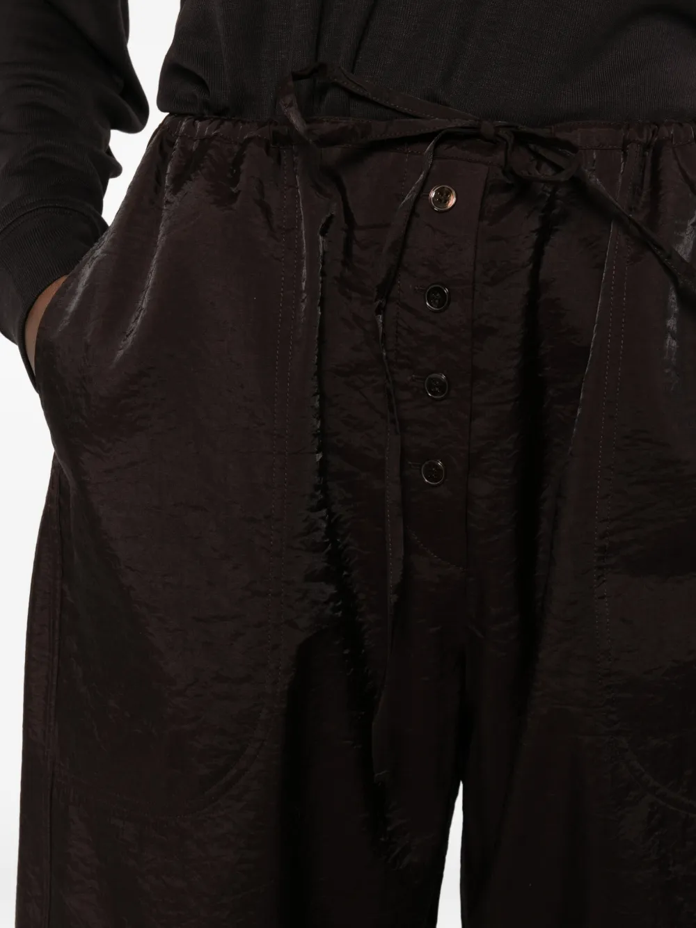 Studio Nicholson Hera broek met knoopsluiting Bruin