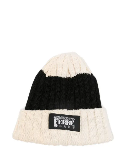 Gianfranco Ferré Pre-Owned 2000s logo-patch beanie