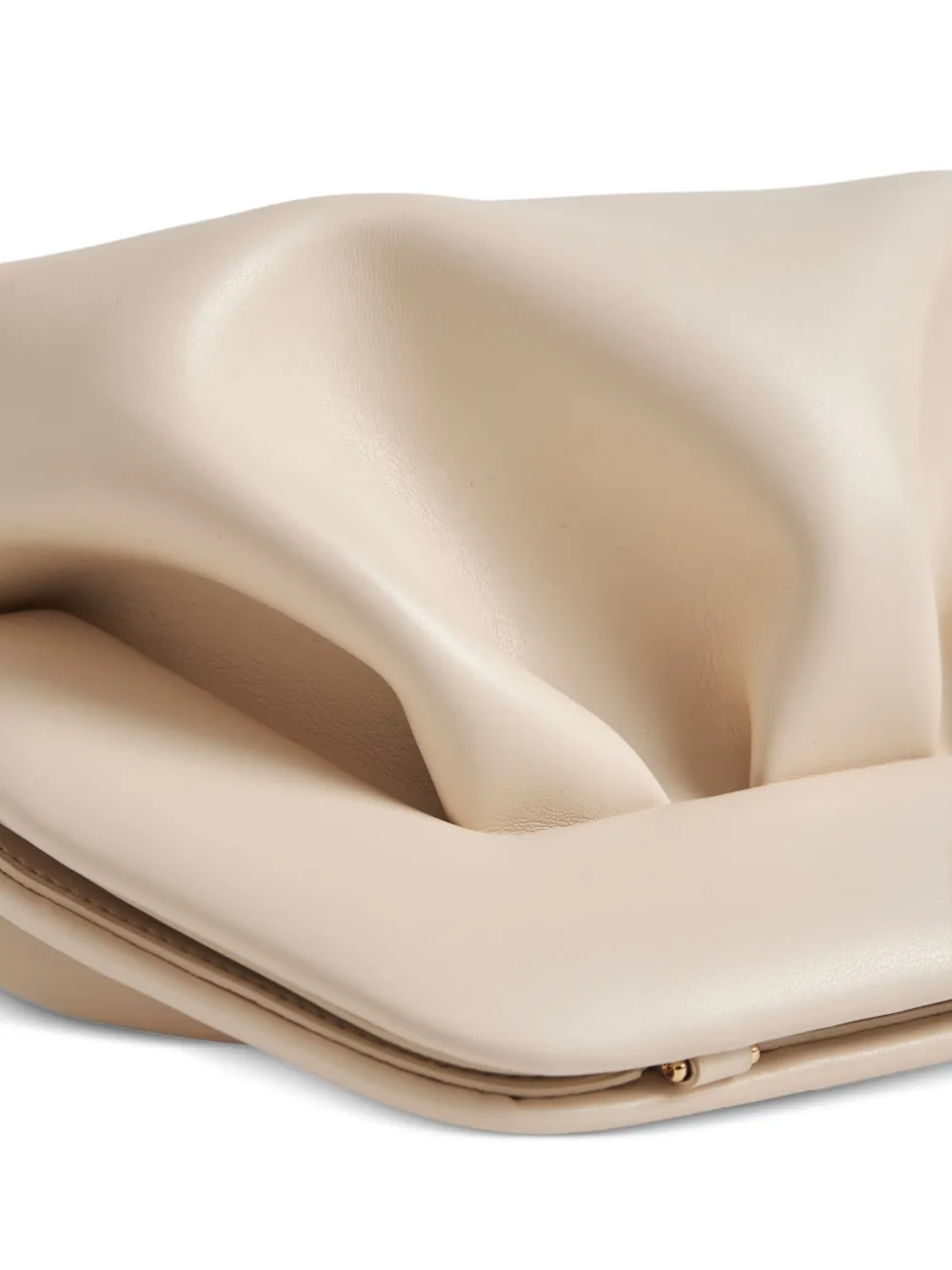 Themoirè Medium Bios gesmockte clutch Beige