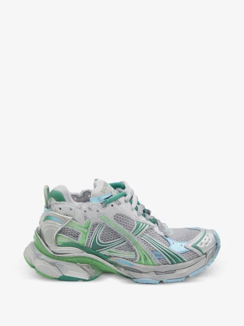 Runner trainers