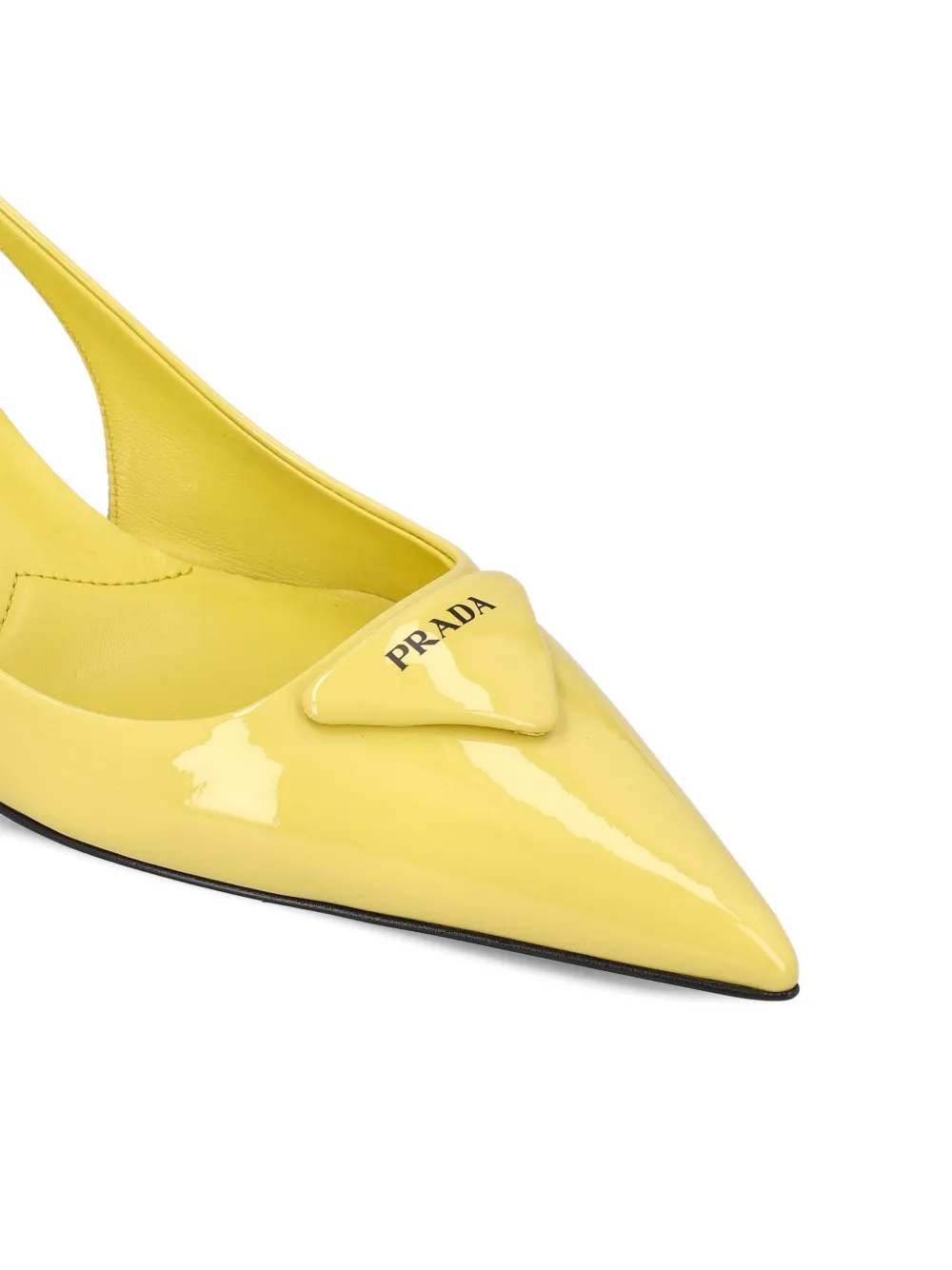 Prada Pumps met puntige neus Geel