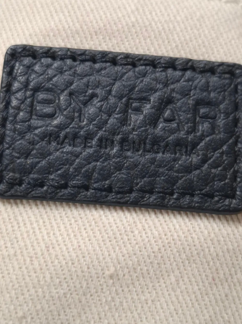 Story Leather Zip Shoulder Bag