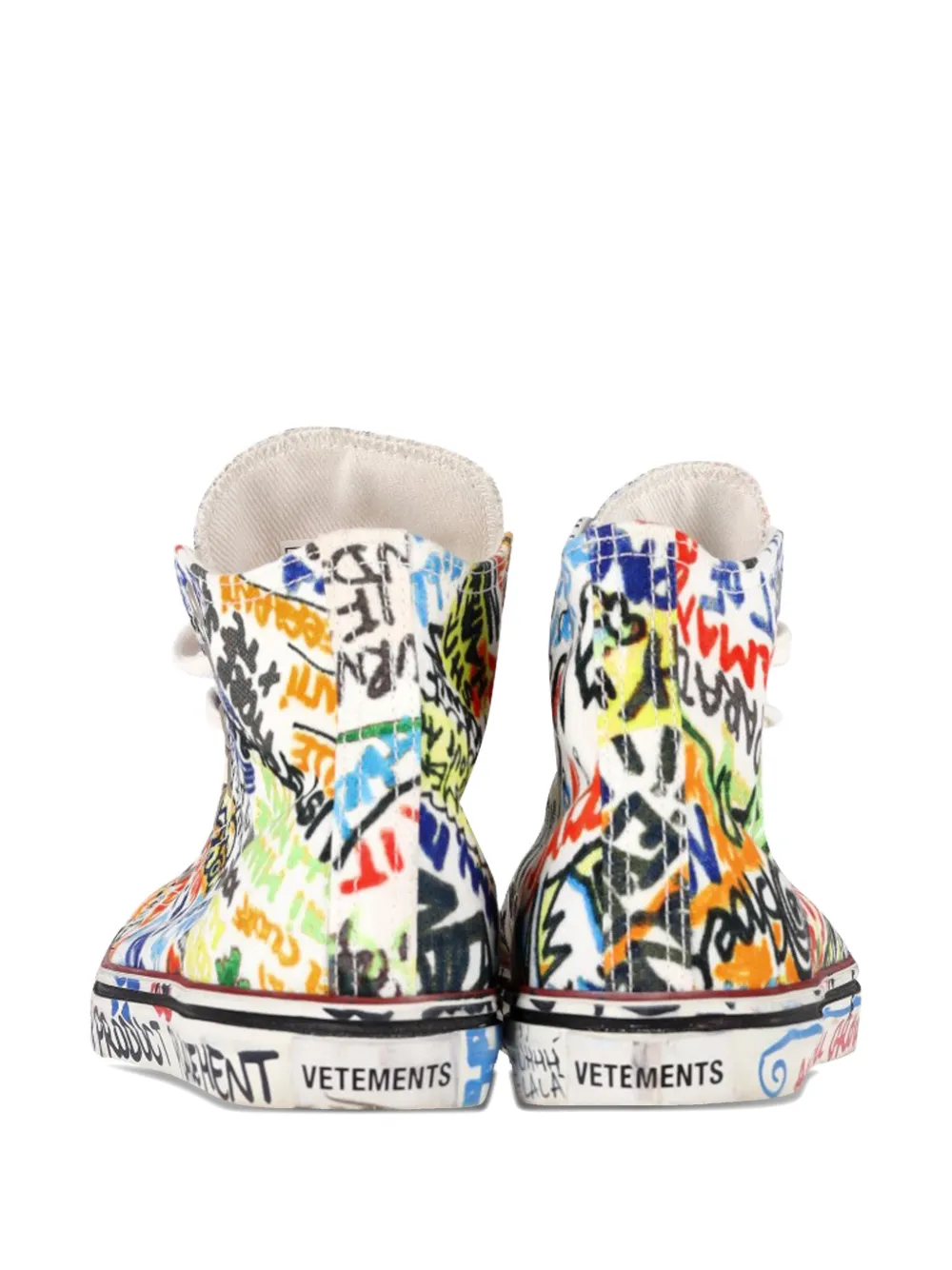 VETEMENTS graffiti-print high-top sneakers - Wit