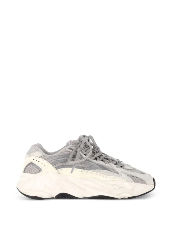 Adidas Yeezy Boost 700 V2 スニーカー | グレー | FARFETCH JP