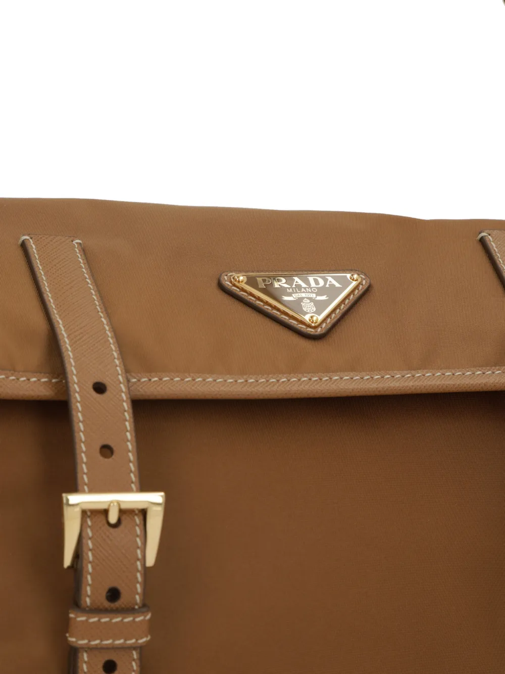 Prada Medium crossbodytas met logo Bruin