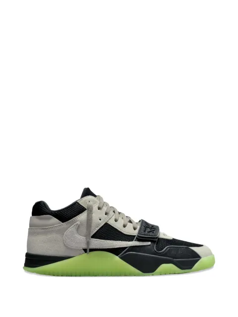 Nike strap sneakers