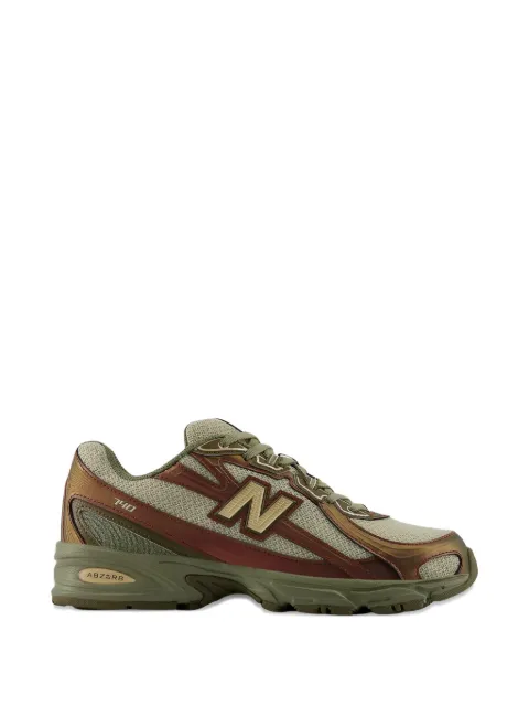 New Balance سنيكر 740 بزينة شعار الماركة