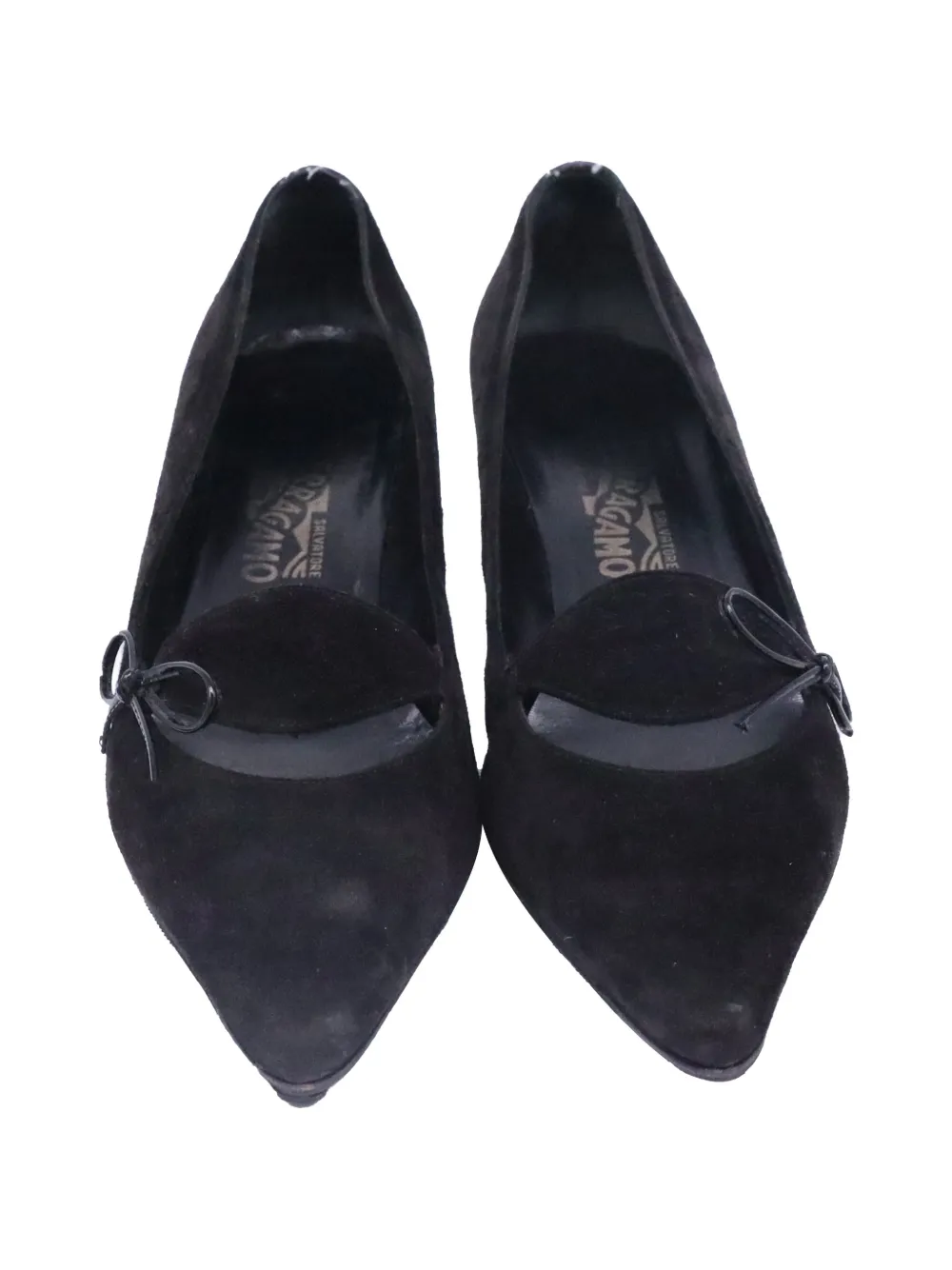 Bow Cutout Detail Pumps