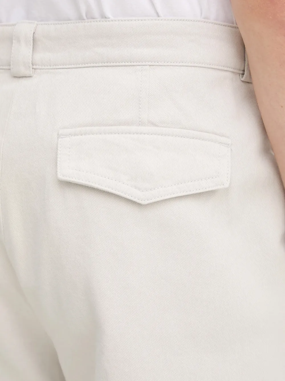 Filippa K Broek met klepzakken Beige