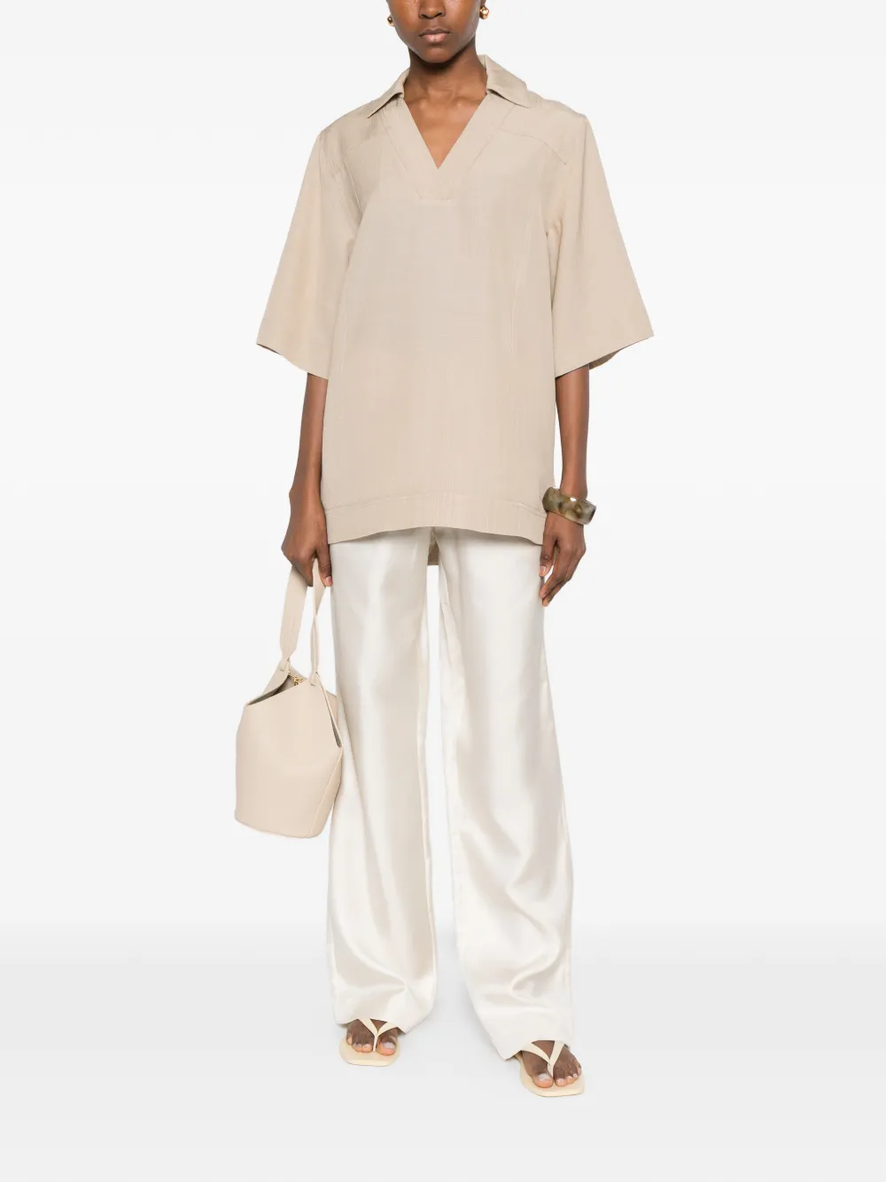 LouLou de Saison Ermo T-shirt met V-hals Beige
