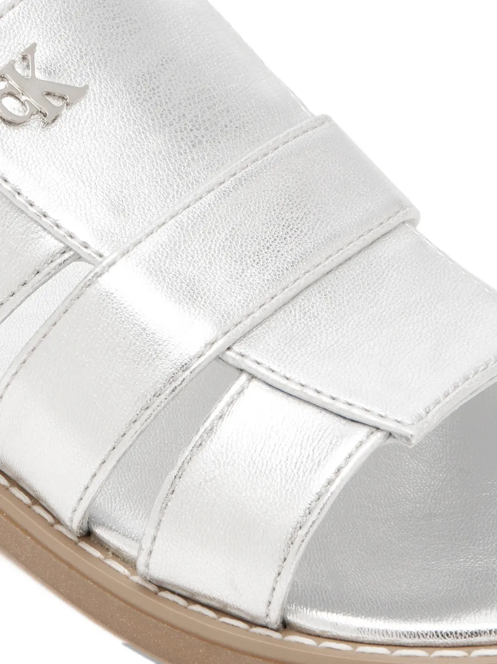 Calvin Klein Kids logo-plaque sandals Zilver
