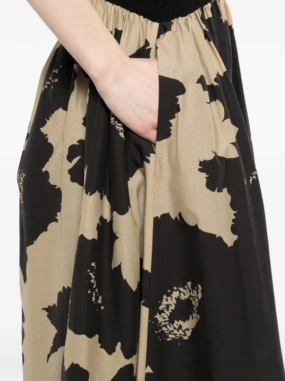 LESS Jurk met bloemenprint Zwart