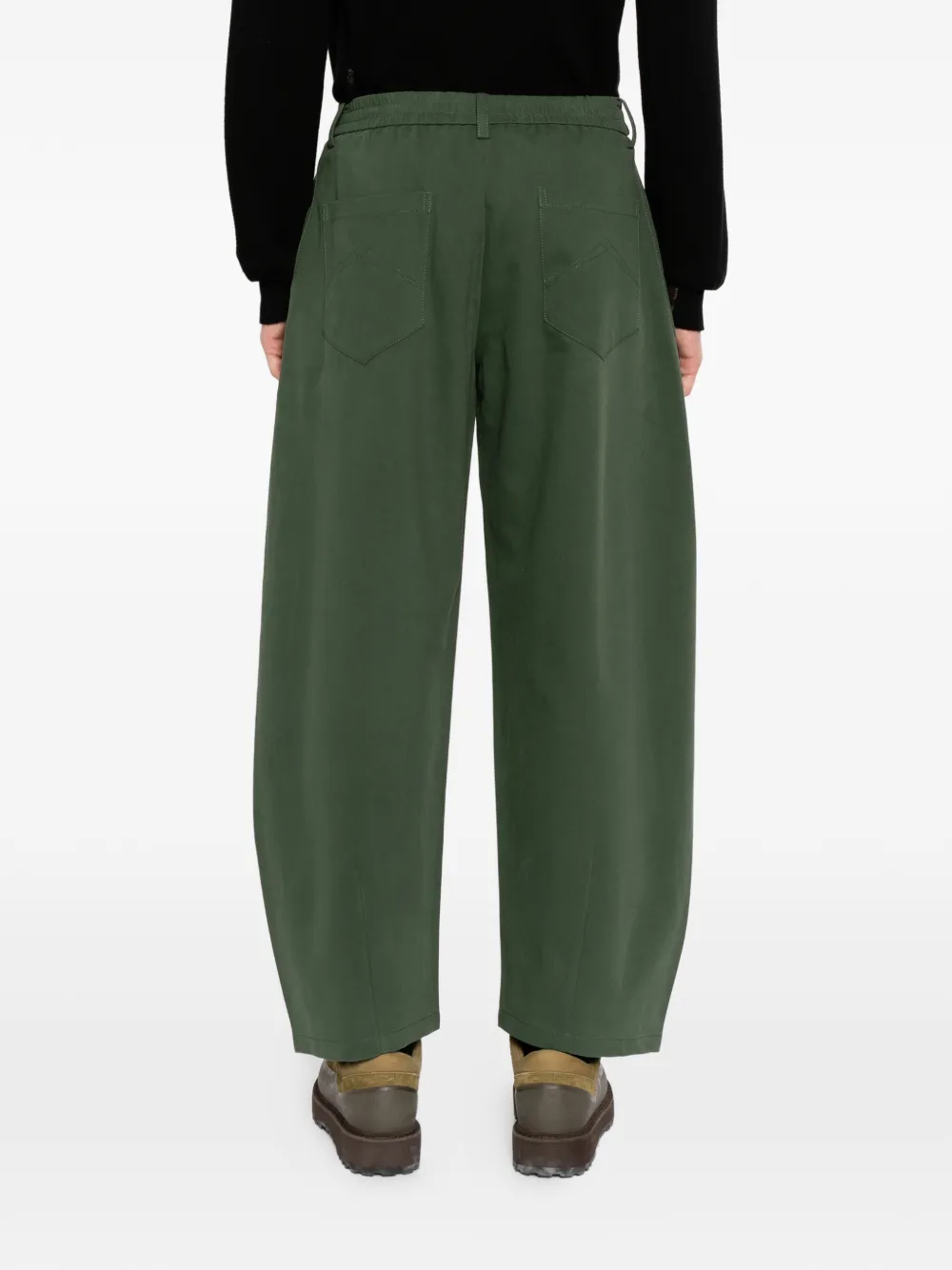 CROQUIS Broek met toelopende pijpen en plooien Groen