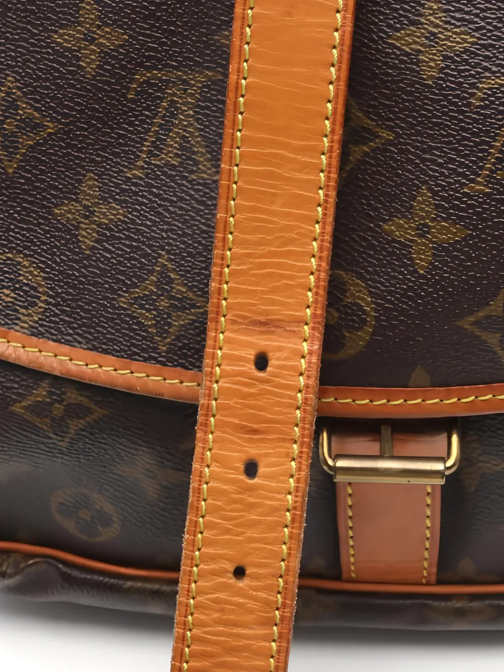 Louis Vuitton Pre-owned 1994 35 Saumur Monogram Shoulder Bag in Brown, view 4