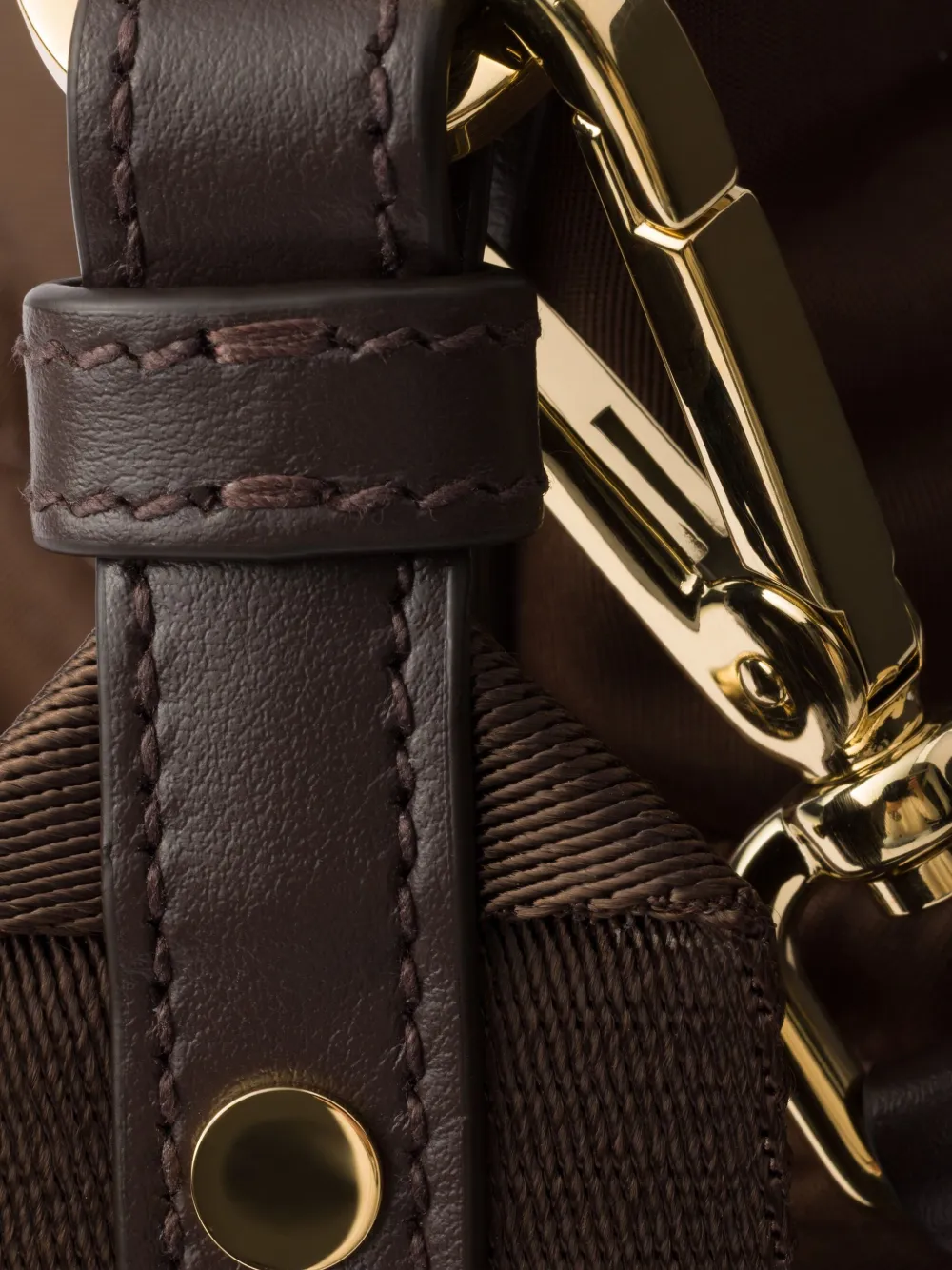 Prada Grote Explore ewatteerde schoudertas Bruin