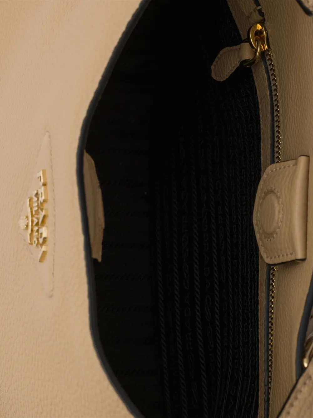Prada Leren schoudertas Beige