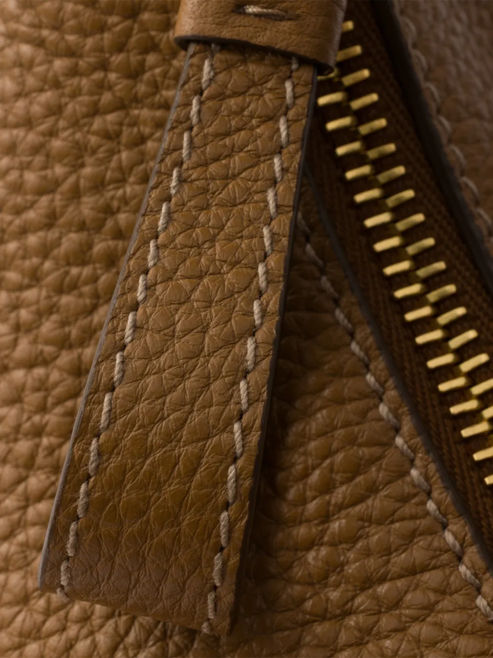 Prada Schoudertas met logoplakkaat Bruin