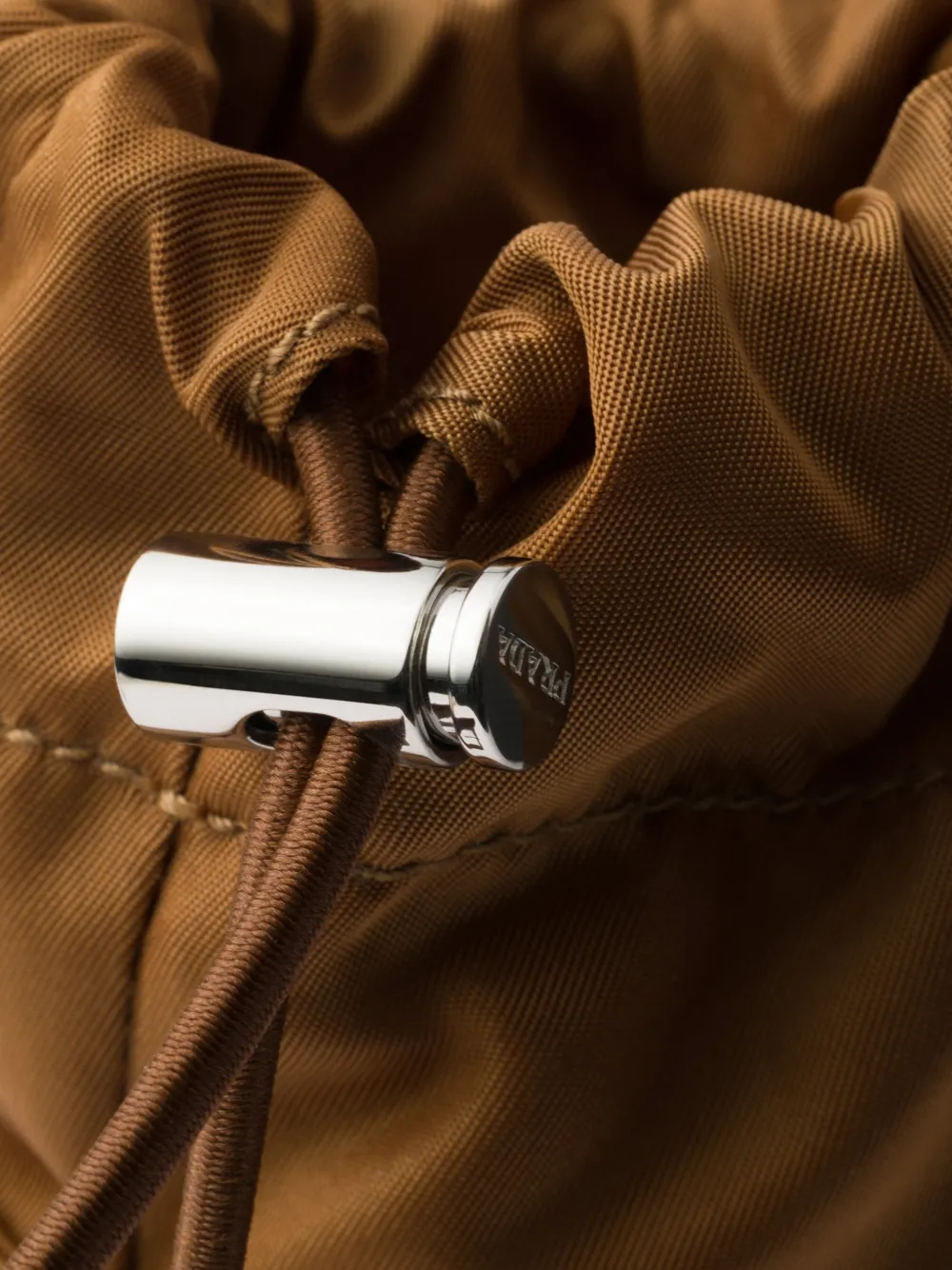 Prada Shopper met logoplakkaat Bruin