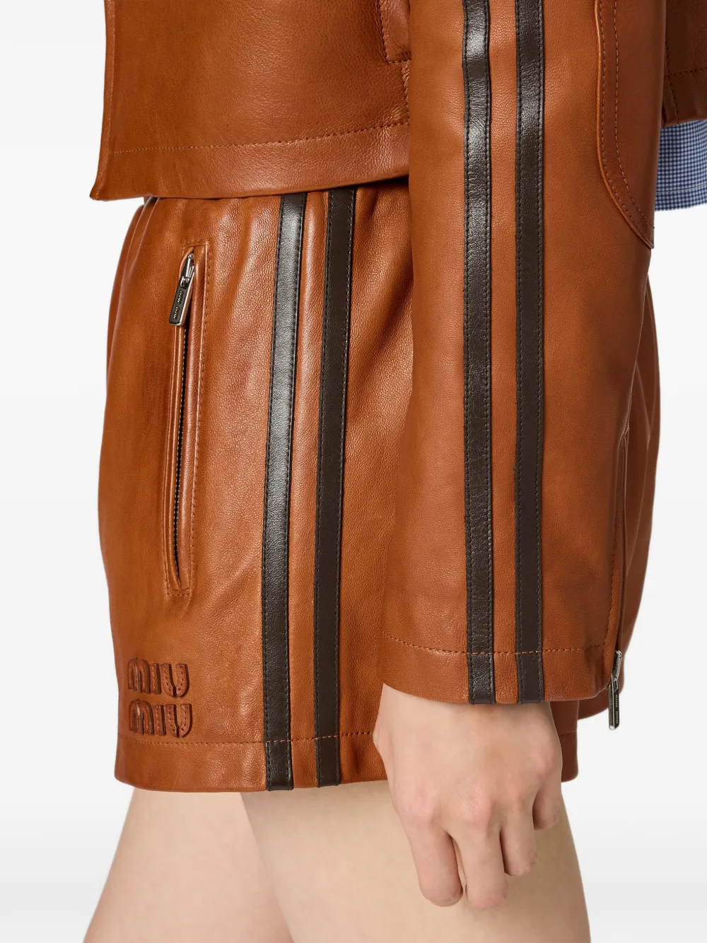 Miu Gestreepte leren shorts Bruin