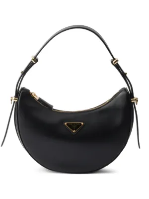 Prada アーケ レザーショルダーバッグ | ブラック | FARFETCH JP
