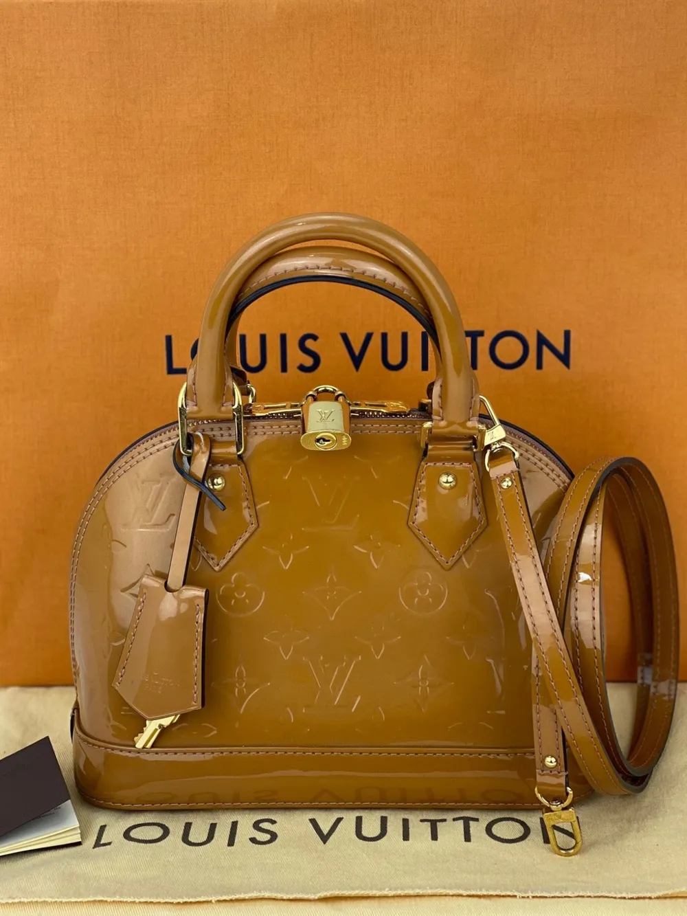 Louis Vuitton Pre-Owned Monogram Vernis Alma shoulder bag - Marrone