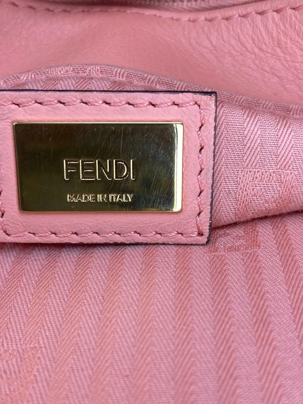 Fendi Pre-owned Petite Vitello Elite Flamingo Leather Tote Bag in Pink, view 3