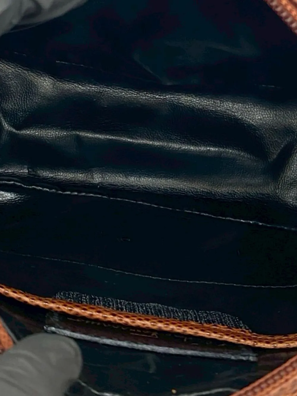 1990-2010 Lizard Embossed Leather Vara Crossbody Bag