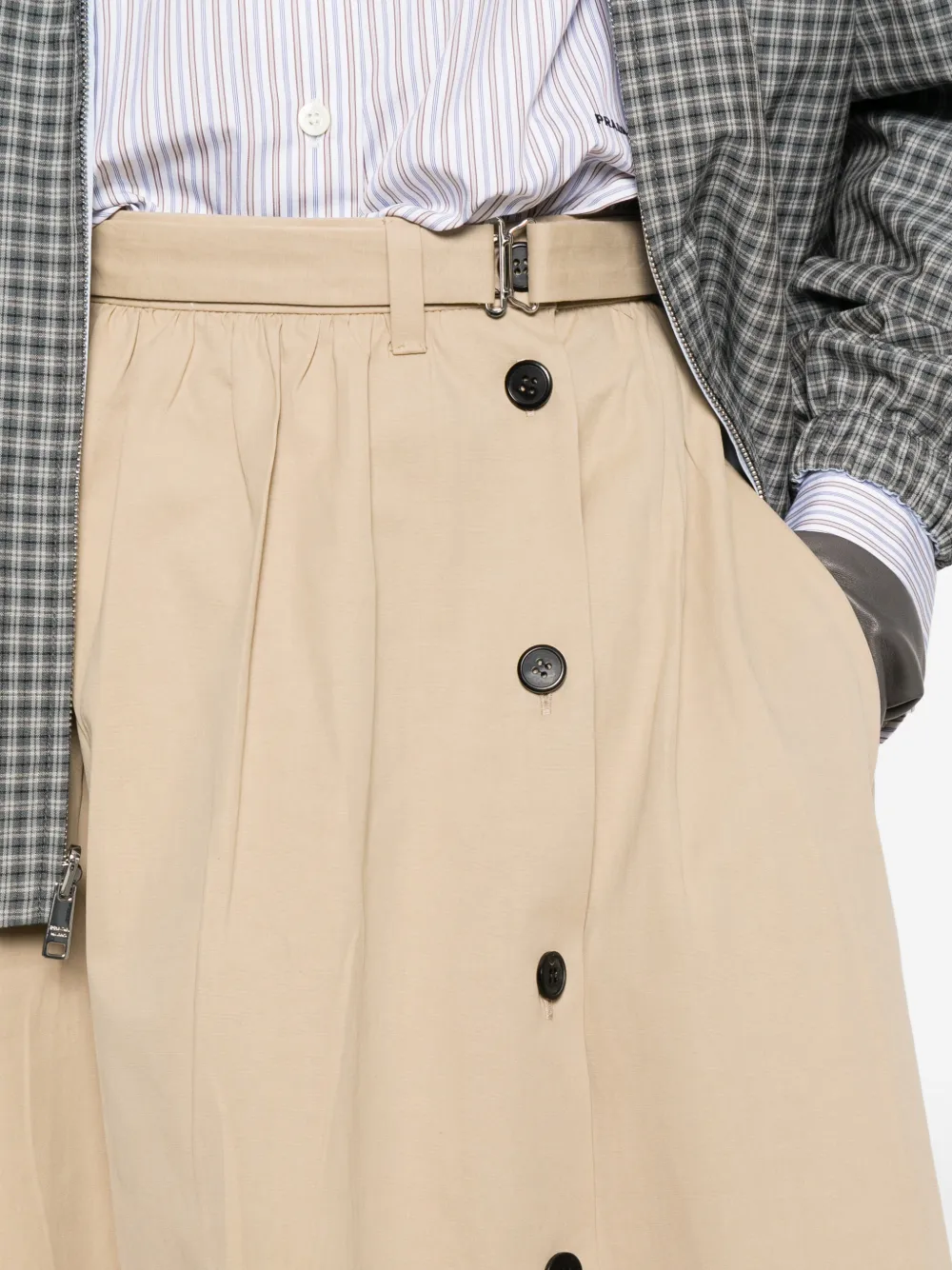 Prada Midi-rok met knopen en ceintuur Beige