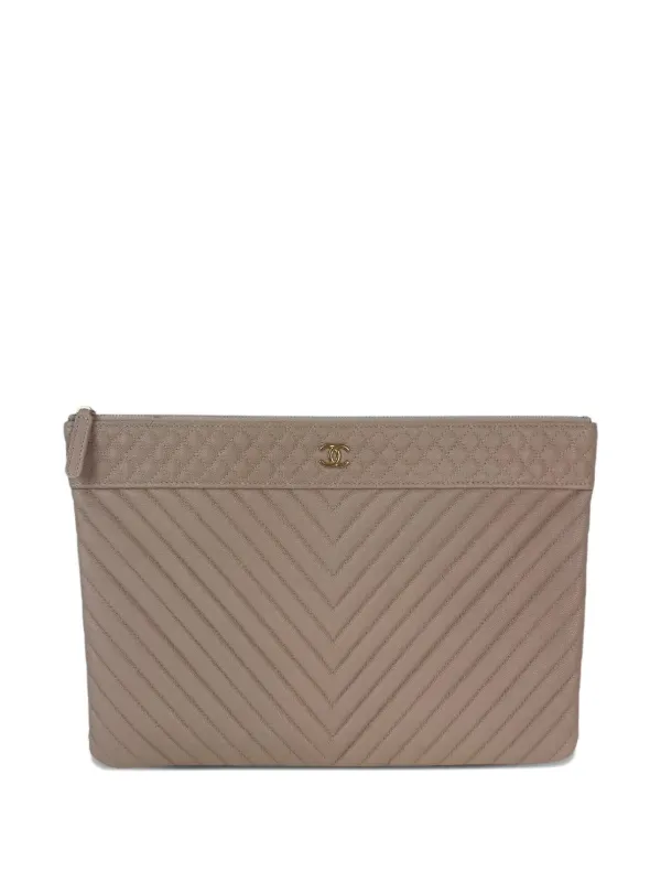 Chanel Pre-owned Chevron Quilted Clutch Bag in Neutrals