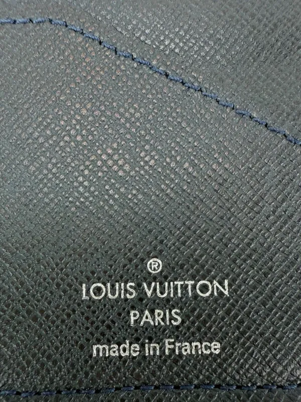 Louis Vuitton Pre-Owned Brazza bi-fold Wallet | Grey | FARFETCH