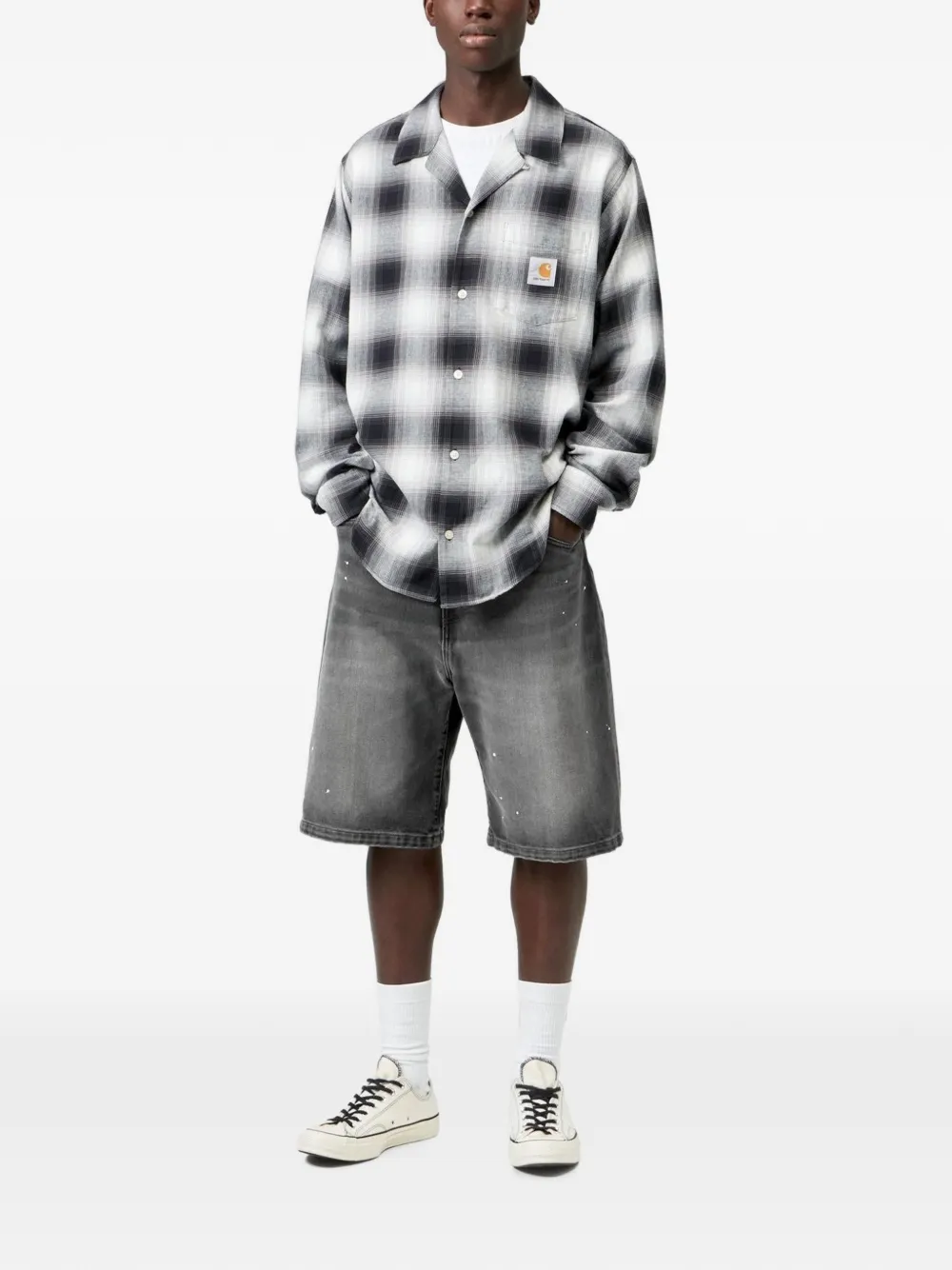 Carhartt WIP Landon gewassen shorts met verfspatten Zwart