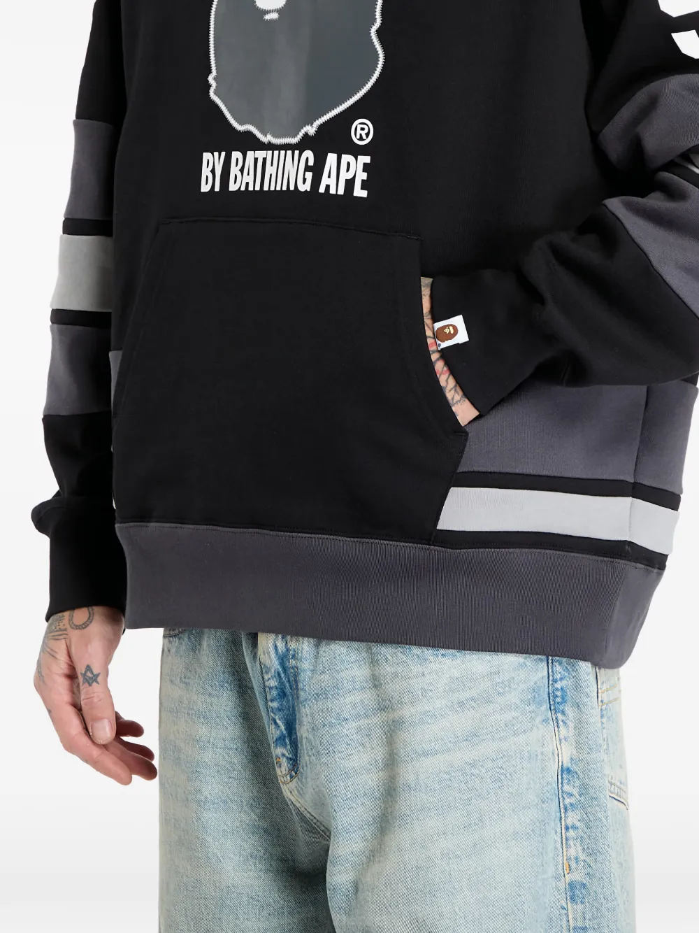 00s NIGO期　A BATHING APE ジップパーカー　ストライプ　短丈 A BATHING APE® グラフィック ストライプ パーカー | ブラック