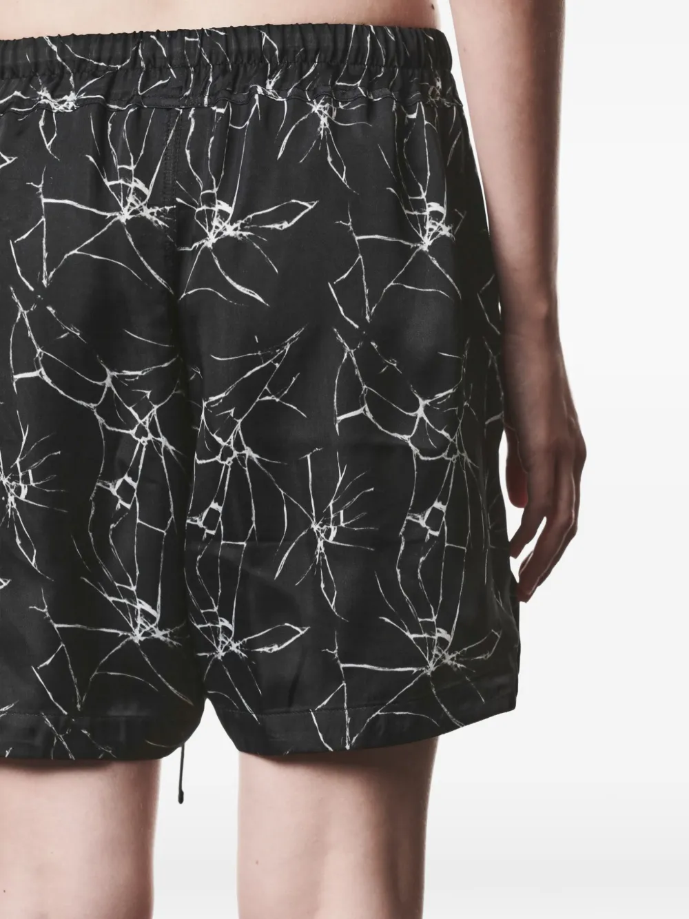 Thom Krom Shorts met marmerprint Zwart