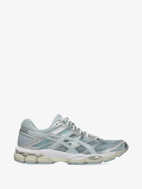ASICS tenis con agujetas