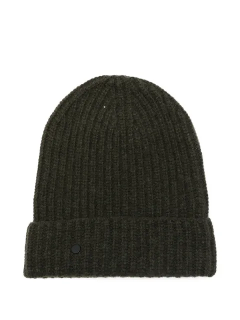 Closed ribbed beanie hat