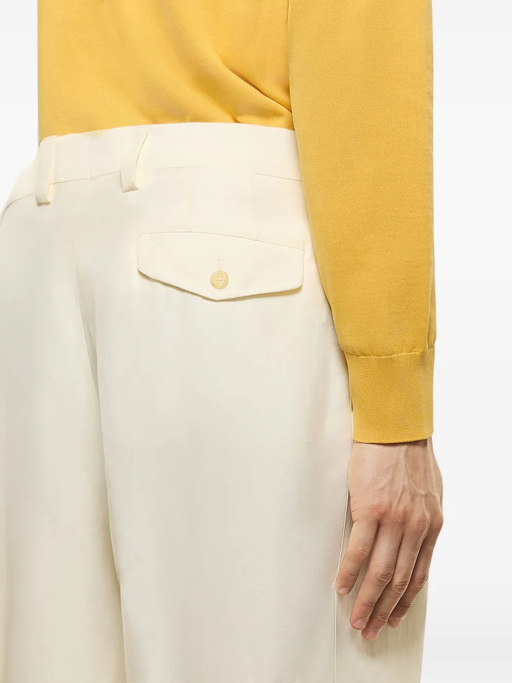 Laneus Shorts met klepzak en knopen Beige